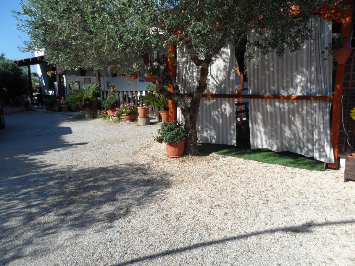 B&B Il Palombaro Uggiano La Chiesa Luaran gambar